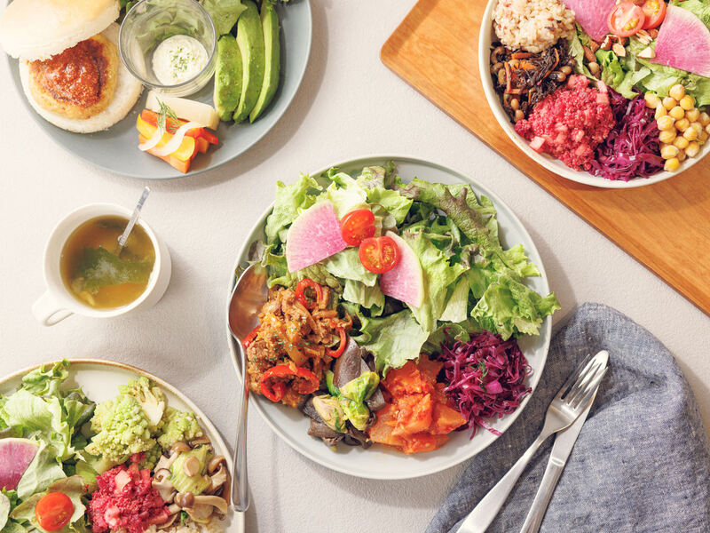 L for Youのグルテンフリーランチ — 彩り豊かな野菜たっぷりのプレート